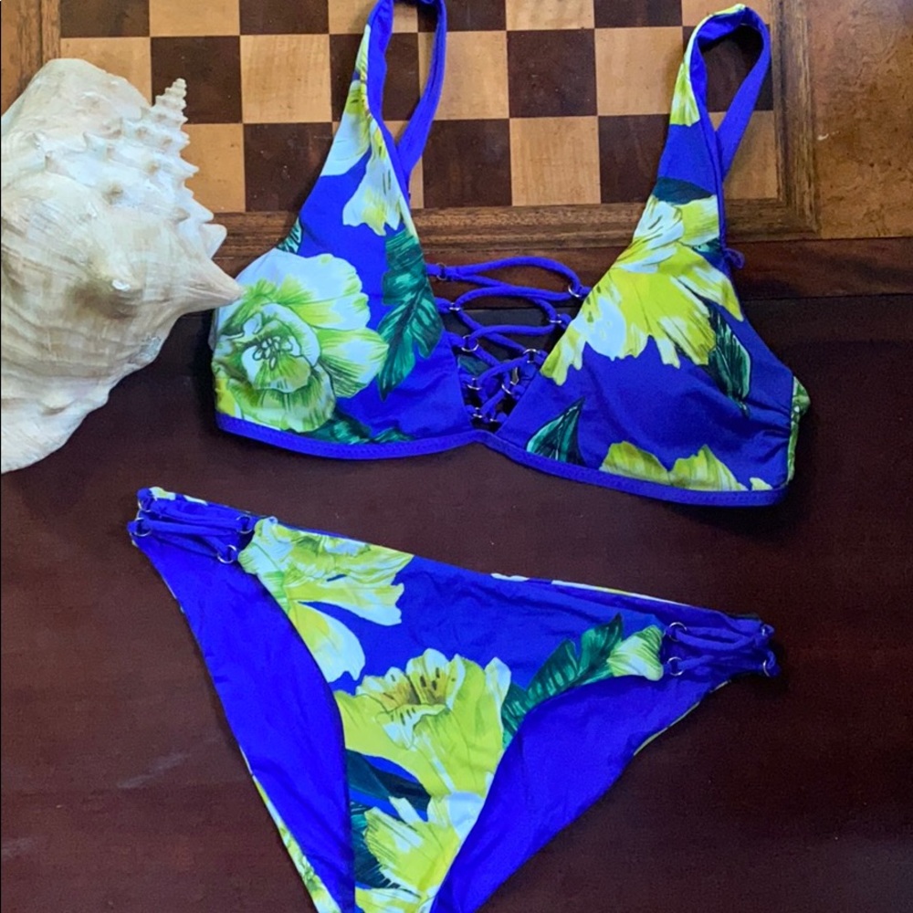 TiniBikini super soft reversible floral bikini